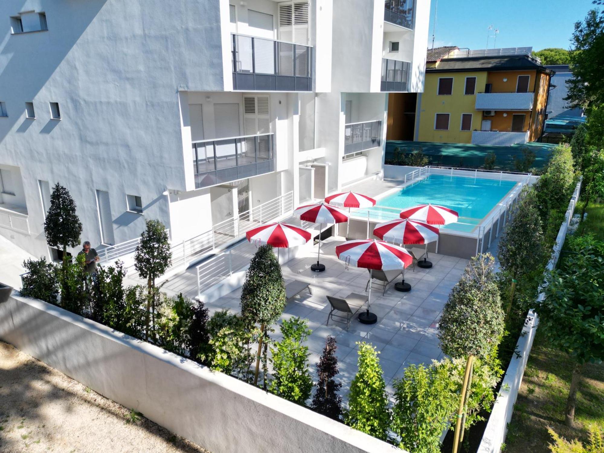 Nuovo Condominio Con Piscina E Garage Bibione Exterior photo